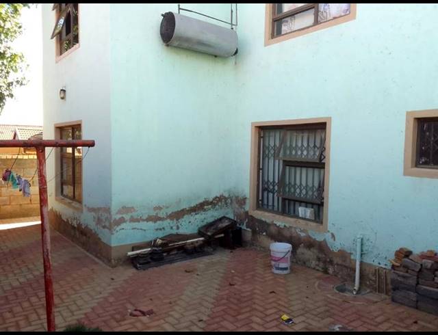 4 BEDROOM HOUSE FOR SALE IN MEADOWLANDS